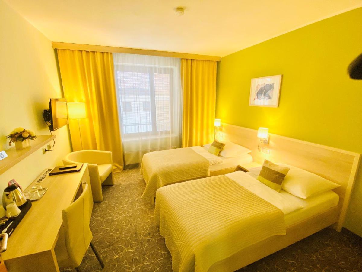 Hotel Mlynska Uherske Hradiste Bagian luar foto