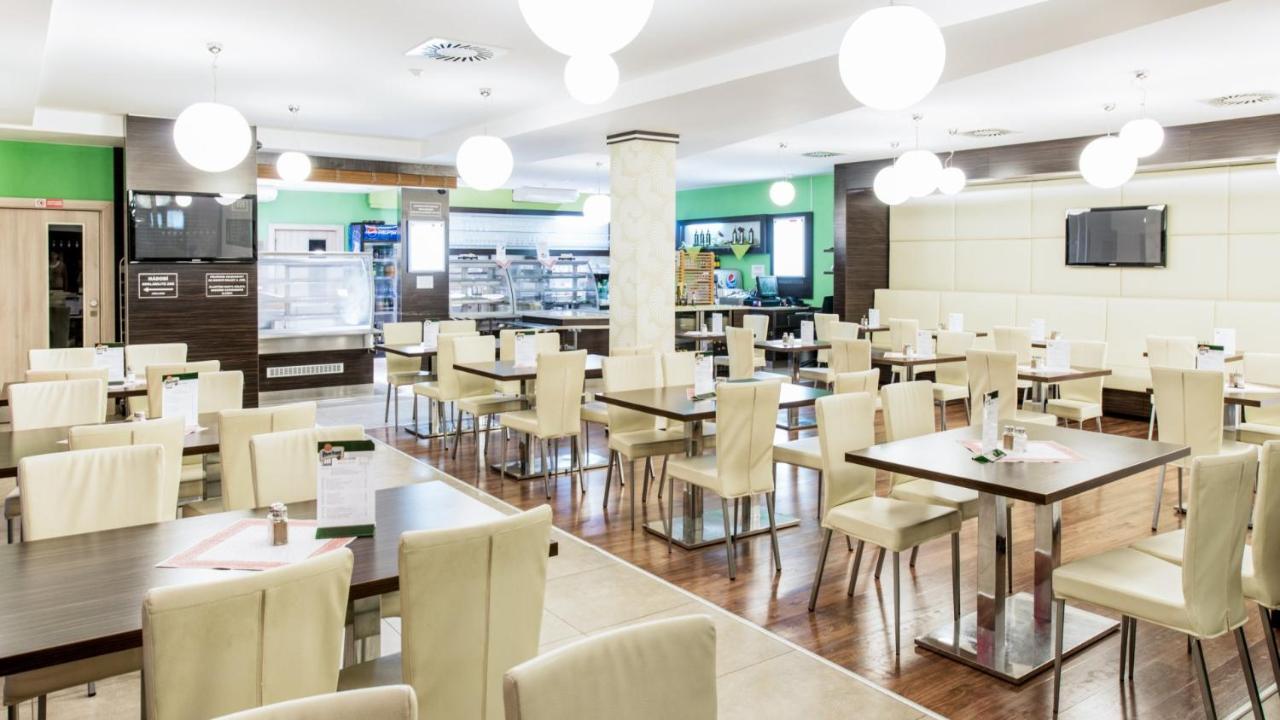 Hotel Mlynska Uherske Hradiste Bagian luar foto
