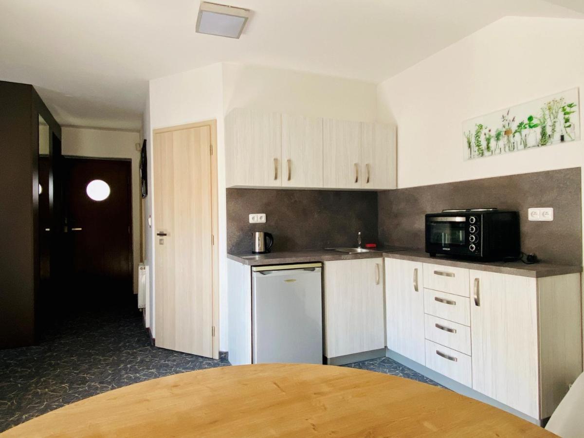 Hotel Mlynska Uherske Hradiste Bagian luar foto