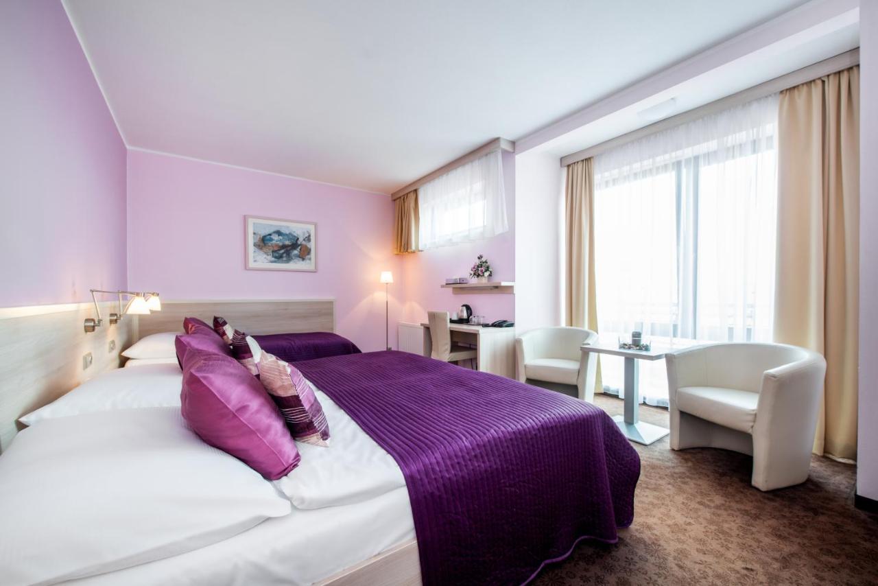 Hotel Mlynska Uherske Hradiste Bagian luar foto