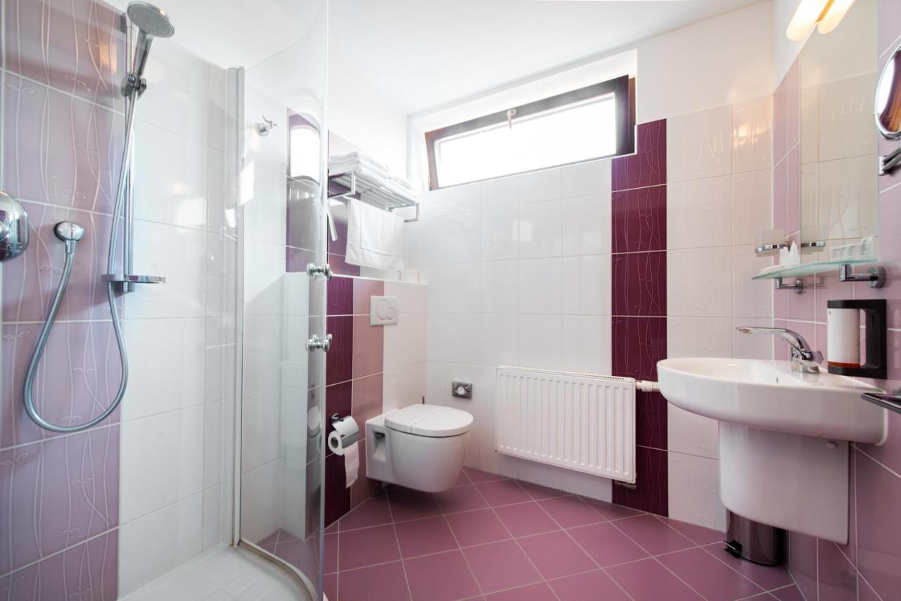 Hotel Mlynska Uherske Hradiste Bagian luar foto