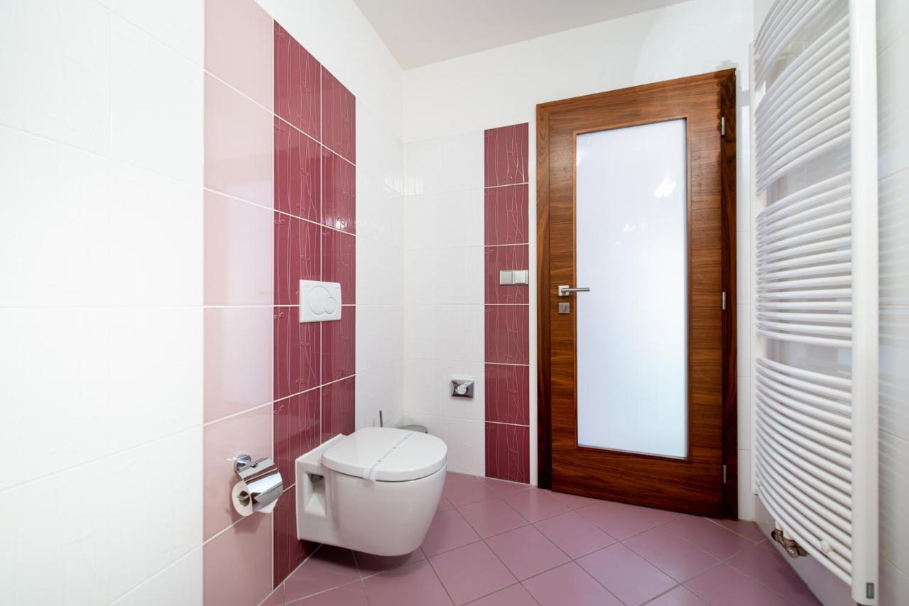 Hotel Mlynska Uherske Hradiste Bagian luar foto