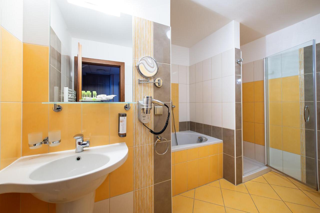 Hotel Mlynska Uherske Hradiste Bagian luar foto