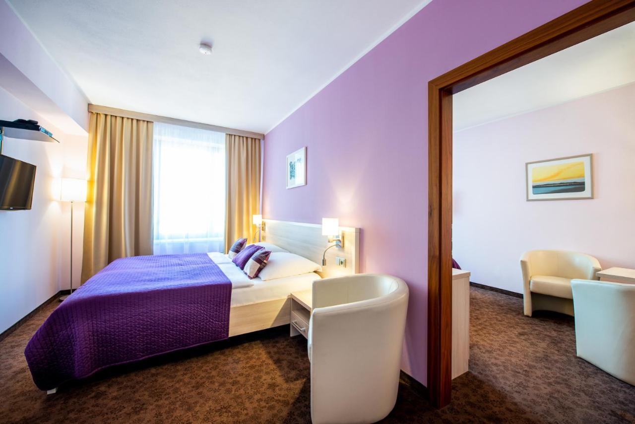 Hotel Mlynska Uherske Hradiste Bagian luar foto