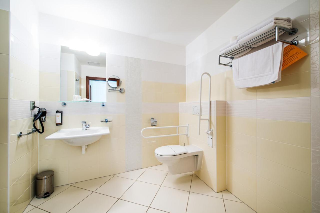 Hotel Mlynska Uherske Hradiste Bagian luar foto